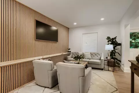 Living - 524 Hamilton St, Evanston, IL 60202 photo 2 of 5