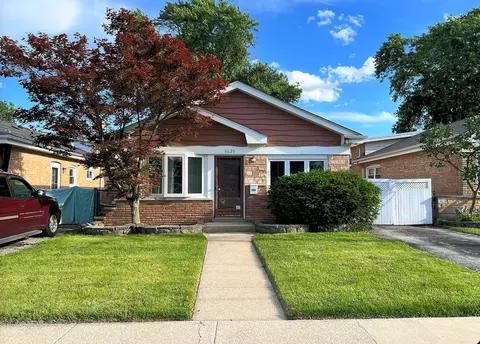 8625 43rd St, Lyons, IL 60534
