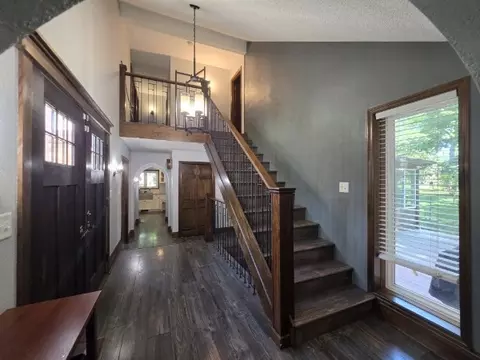 Entry Way - 710 Apache Dr, Forsyth, IL 62535 photo 3 of 8