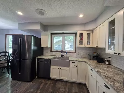 Kitchen - 710 Apache Dr, Forsyth, IL 62535 photo 2 of 3