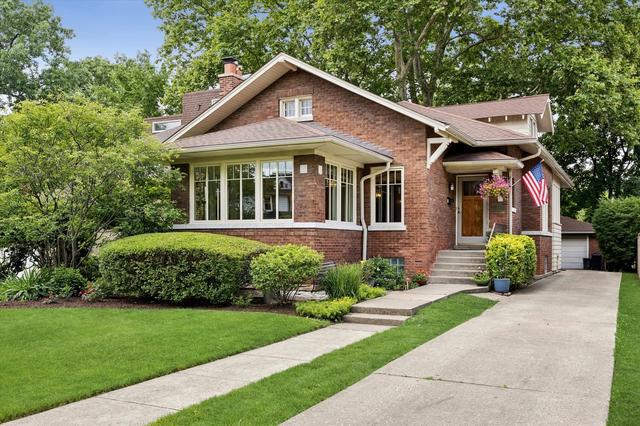210 Gage Rd, Riverside, IL 60546