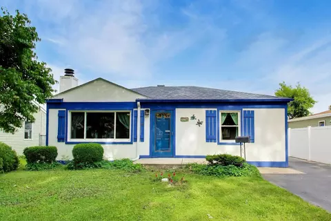 301 N Schubert St, Palatine, IL 60067