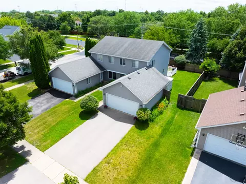 3087 Kelly Ct, Aurora, IL 60504