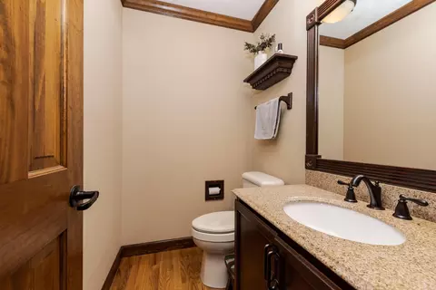 Bath - 1614 Barton Dr, Normal, IL 61761 photo 1 of 4