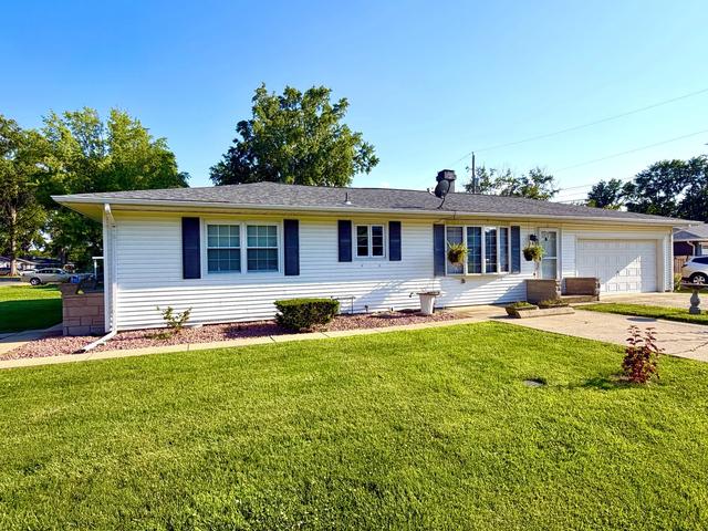 1402 Jonquil St, Centralia, IL 62801