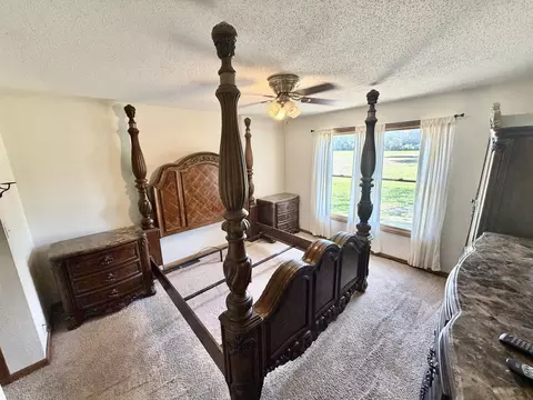 Bedroom - 1095 E Base Line Rd, Centralia, IL 62801 photo 1 of 6