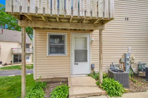 79 Maude Ave, Fox Lake, IL 60020