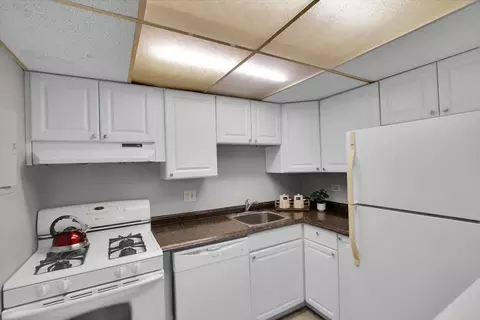 Kitchen - 79 Maude Ave, Fox Lake, IL 60020 photo 1 of 2
