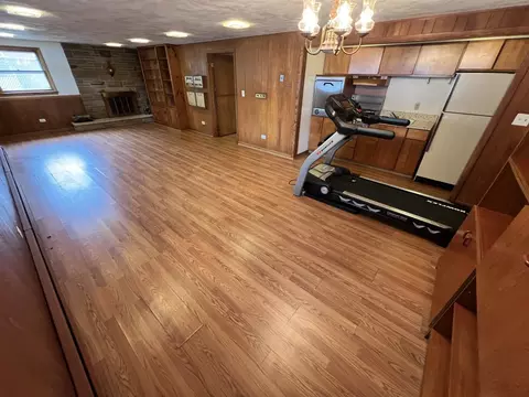 Living - 616 Seneca Dr, Aurora, IL 60506 photo 8 of 8