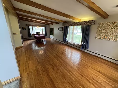 Living - 616 Seneca Dr, Aurora, IL 60506 photo 2 of 8