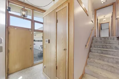 Entry Way - 616 Seneca Dr, Aurora, IL 60506 photo 1 of 2
