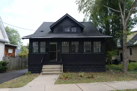 724 S 5th St, Saint Charles, IL 60174
