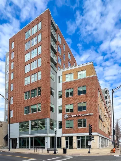 301 N Neil St #808-809, Champaign, IL 61820