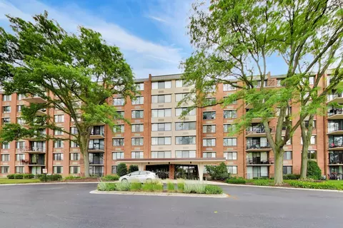 2000 Saint Regis Dr #7N, Lombard, IL 60148
