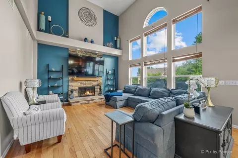 Living - 130 Norman Dr, Mchenry, IL 60050 photo 1 of 4