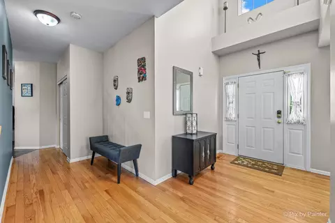 Entry Way - 130 Norman Dr, Mchenry, IL 60050 photo 2 of 4