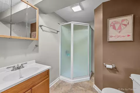 Bath - 130 Norman Dr, Mchenry, IL 60050 photo 5 of 5