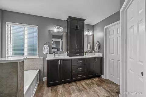 Bath - 130 Norman Dr, Mchenry, IL 60050 photo 2 of 5