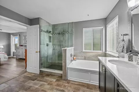 Bath - 130 Norman Dr, Mchenry, IL 60050 photo 3 of 5