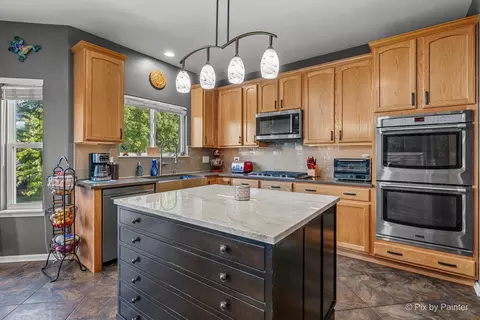 Kitchen - 130 Norman Dr, Mchenry, IL 60050 photo 2 of 5