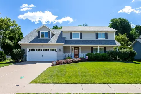 4621 Hamilton Dr, Davenport, IA 52807