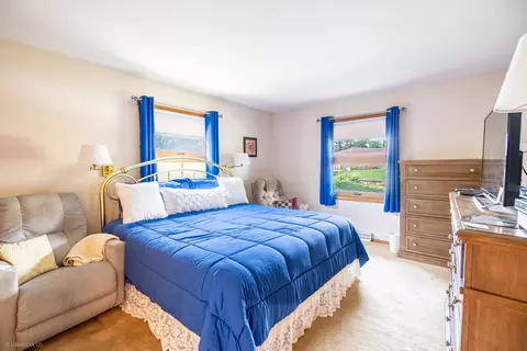 Bedroom - 835 Scott Dr, Elgin, IL 60123 photo 1 of 9