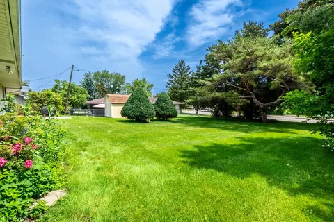 Exterior - 835 Scott Dr, Elgin, IL 60123 photo 8 of 8