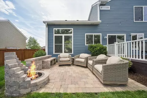Exterior - 824 Tallgrass Dr, Bartlett, IL 60103 photo 4 of 7
