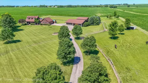 1869 Woodlawn Rd, Steward, IL 60553
