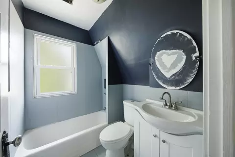 Bath - 2306 19th Ave, Moline, IL 61265 photo 1 of 1