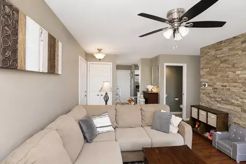 Living - 470 Nicole Dr #2-D, Bartlett, IL 60103 photo 1 of 3