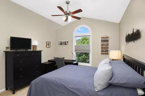 Bedroom - 470 Nicole Dr #2-D, Bartlett, IL 60103 photo 3 of 4