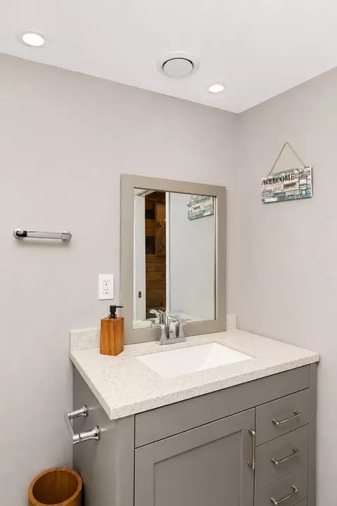 Bath - 470 Nicole Dr #2-D, Bartlett, IL 60103 photo 7 of 7