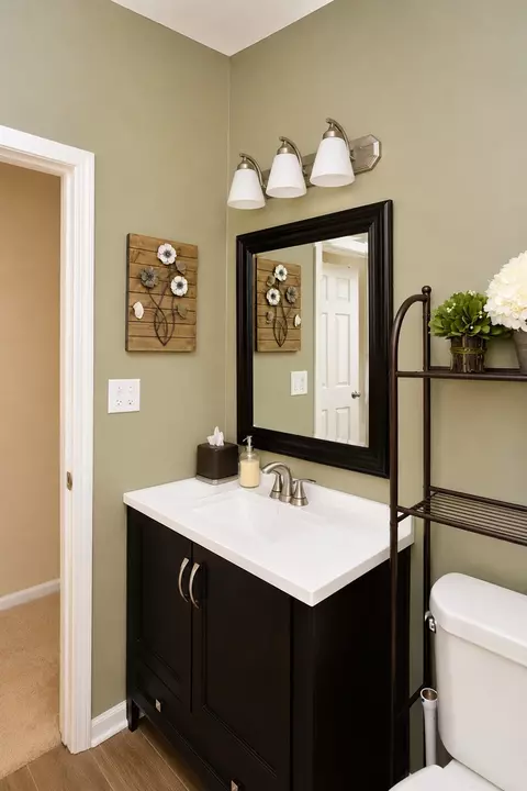 Bath - 470 Nicole Dr #2-D, Bartlett, IL 60103 photo 5 of 7