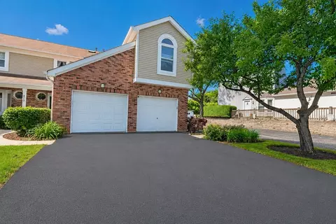 470 Nicole Dr #2-D, Bartlett, IL 60103