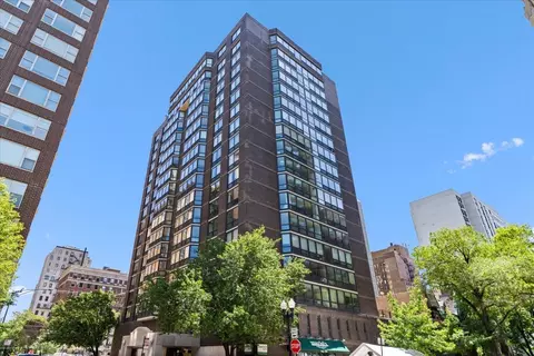 21 W Goethe St #4H, Chicago, IL 60610