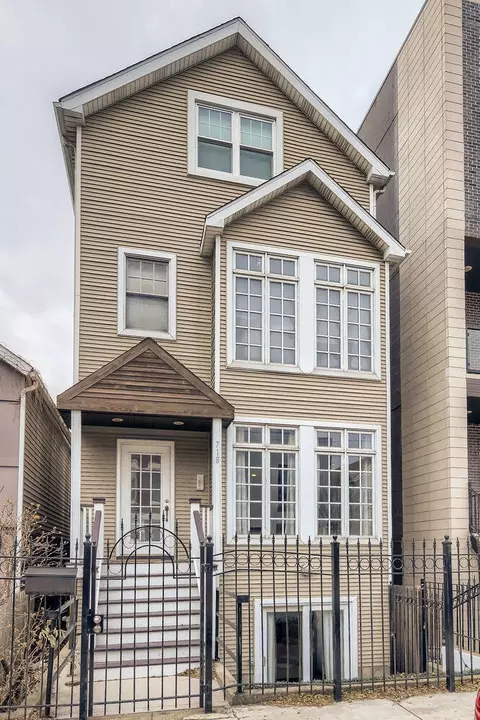 718 N Willard Ct #2, Chicago, IL 60642