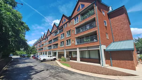 1111 Burlington Ave #402, Lisle, IL 60532