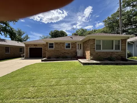2005 8th St, East Moline, IL 61244