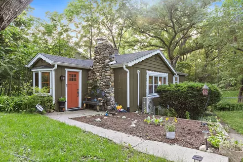 5806 Wonder Woods Dr, Wonder Lake, IL 60097