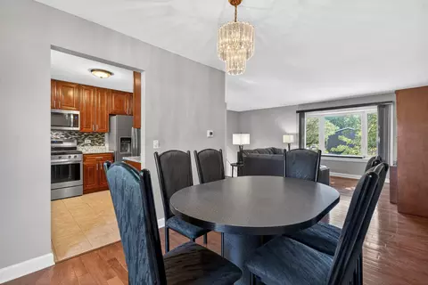 Dining - 802 Prairie Ave, Bartlett, IL 60103 photo 2 of 2