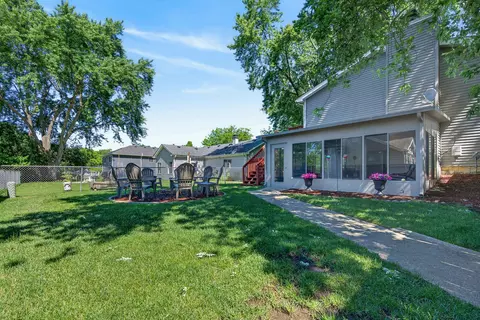 Exterior - 802 Prairie Ave, Bartlett, IL 60103 photo 3 of 3
