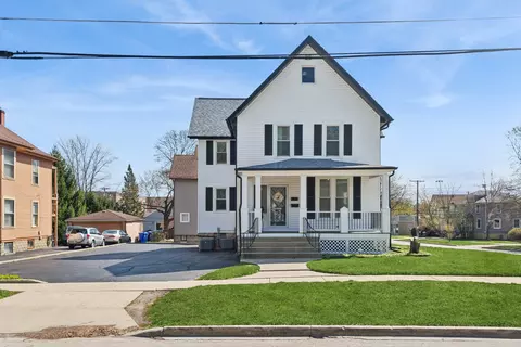 323 S Hale St, Wheaton, IL 60187
