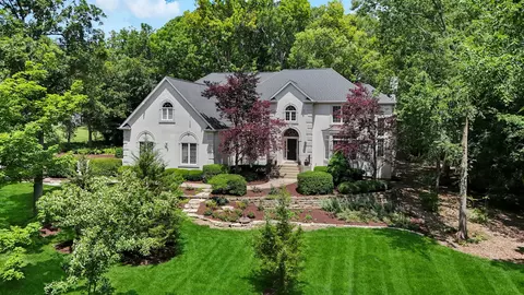 36 W244 Fieldcrest Dr, Saint Charles, IL 60175