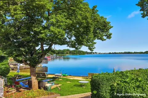 240 Whitney Rd #13, Lake Zurich, IL 60047
