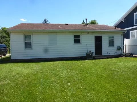 1015 E Main St, Clinton, IL 61727 photo 2
