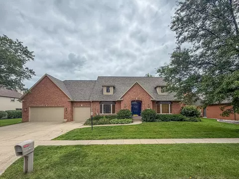 613 Pittsfield Dr, Champaign, IL 61822