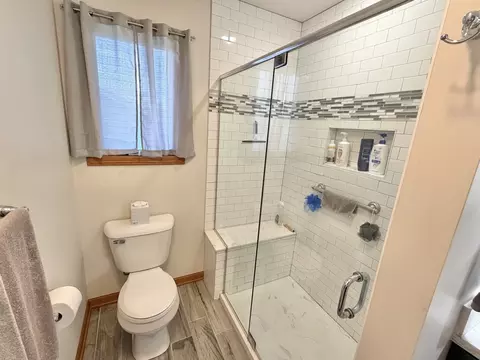Bath - 740 26th St, Peru, IL 61354 photo 1 of 4