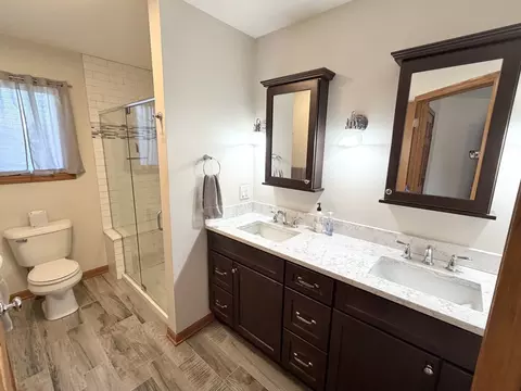 Bath - 740 26th St, Peru, IL 61354 photo 2 of 4