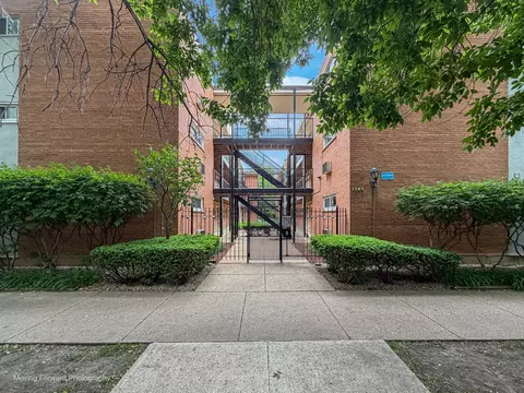1545 W Chase Ave #206, Chicago, IL 60626